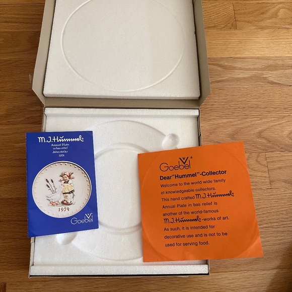 1974 Annual Hummel Plate MJ Hummel Girl with Geese and Box - Picture 12 of 12